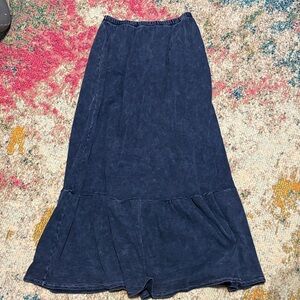 Hard tail ribbed skirt